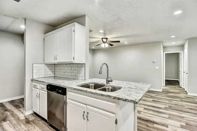 $1,350 | 925 Farmington Road, Howe, TX 75459