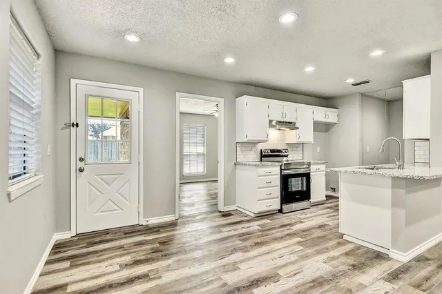 $1,350 | 925 Farmington Road, Howe, TX 75459