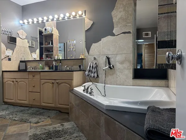 $1,649,000 | 13522 Delano Street, Van Nuys, CA 91401