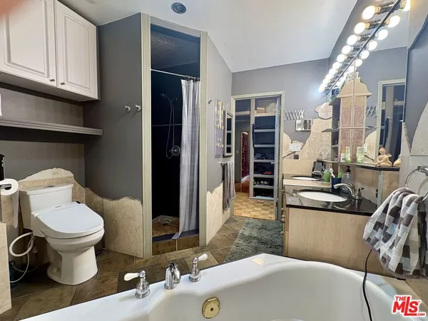 $1,649,000 | 13522 Delano Street, Van Nuys, CA 91401