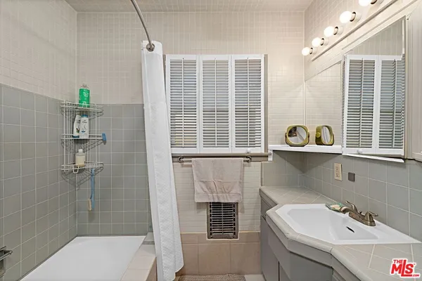 $1,649,000 | 13522 Delano Street, Van Nuys, CA 91401