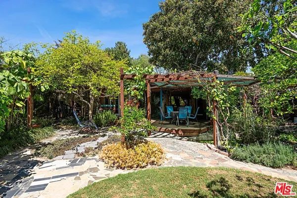 $1,649,000 | 13522 Delano Street, Van Nuys, CA 91401