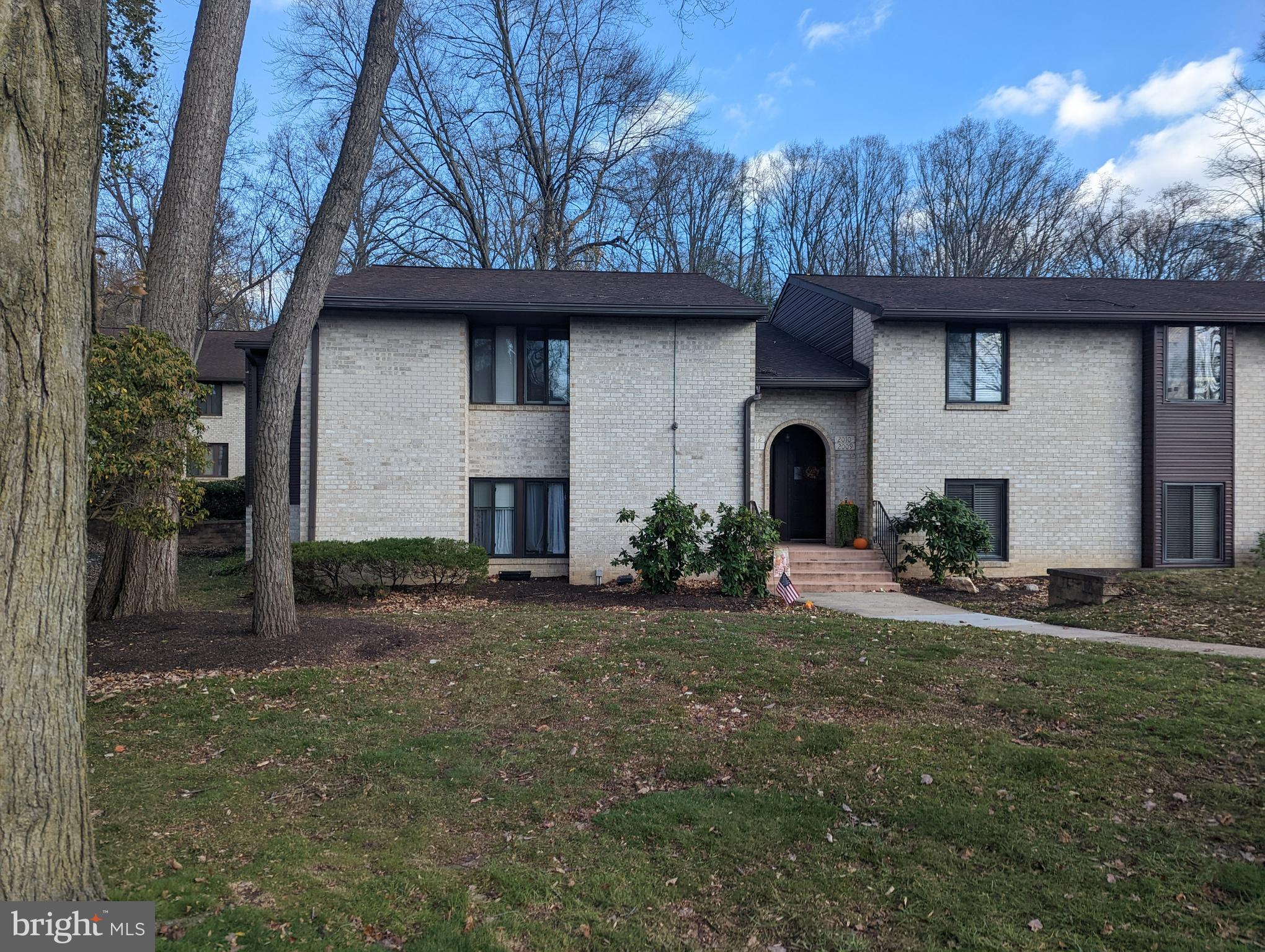 2012 Aspen Circle, Unit 2012UE Springfield, PA 19064 - Photo 1 of 33 Exterior