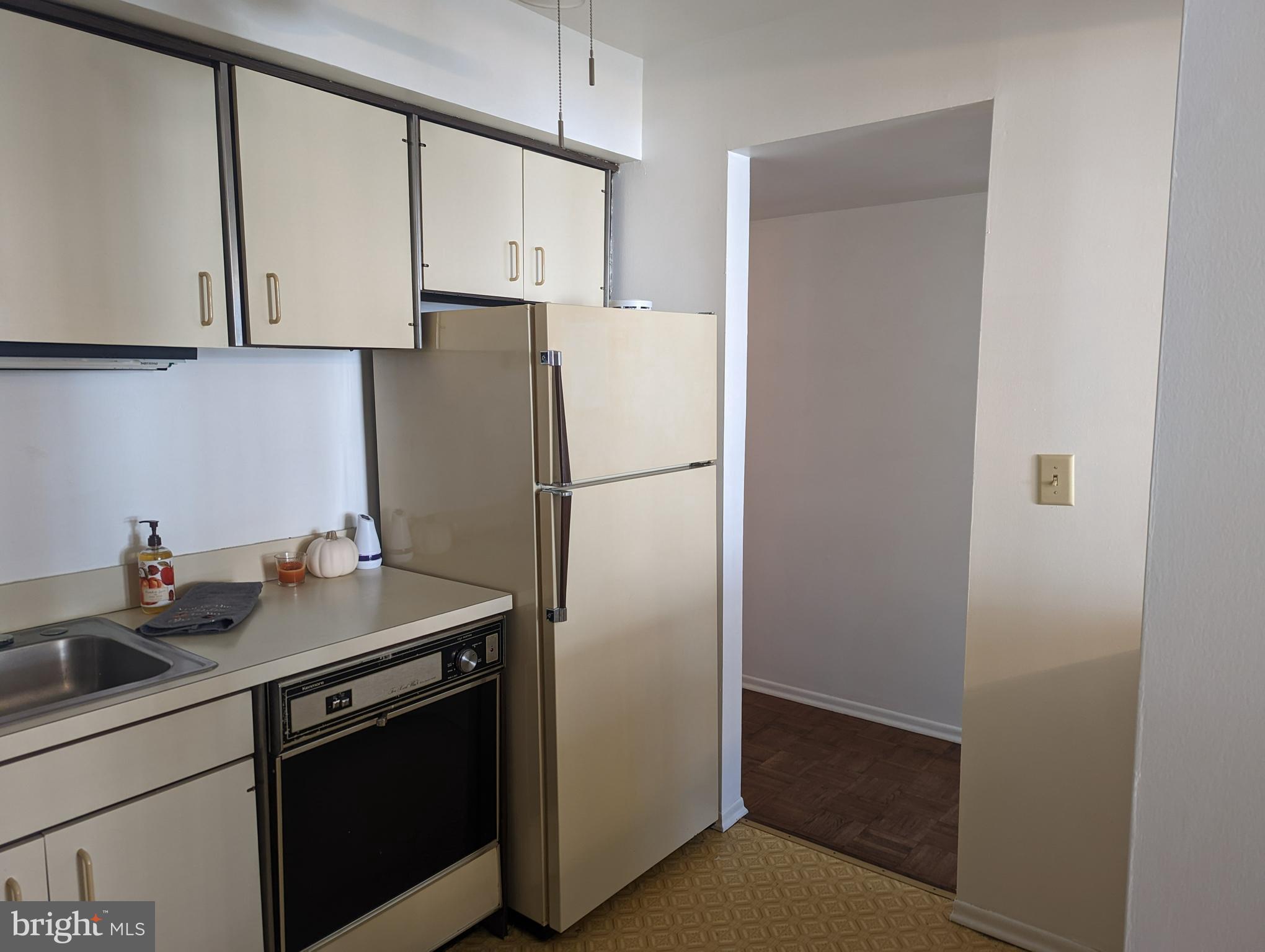 2012 Aspen Circle, Unit 2012UE Springfield, PA 19064 - Photo 11 of 33 Gallery Image 11