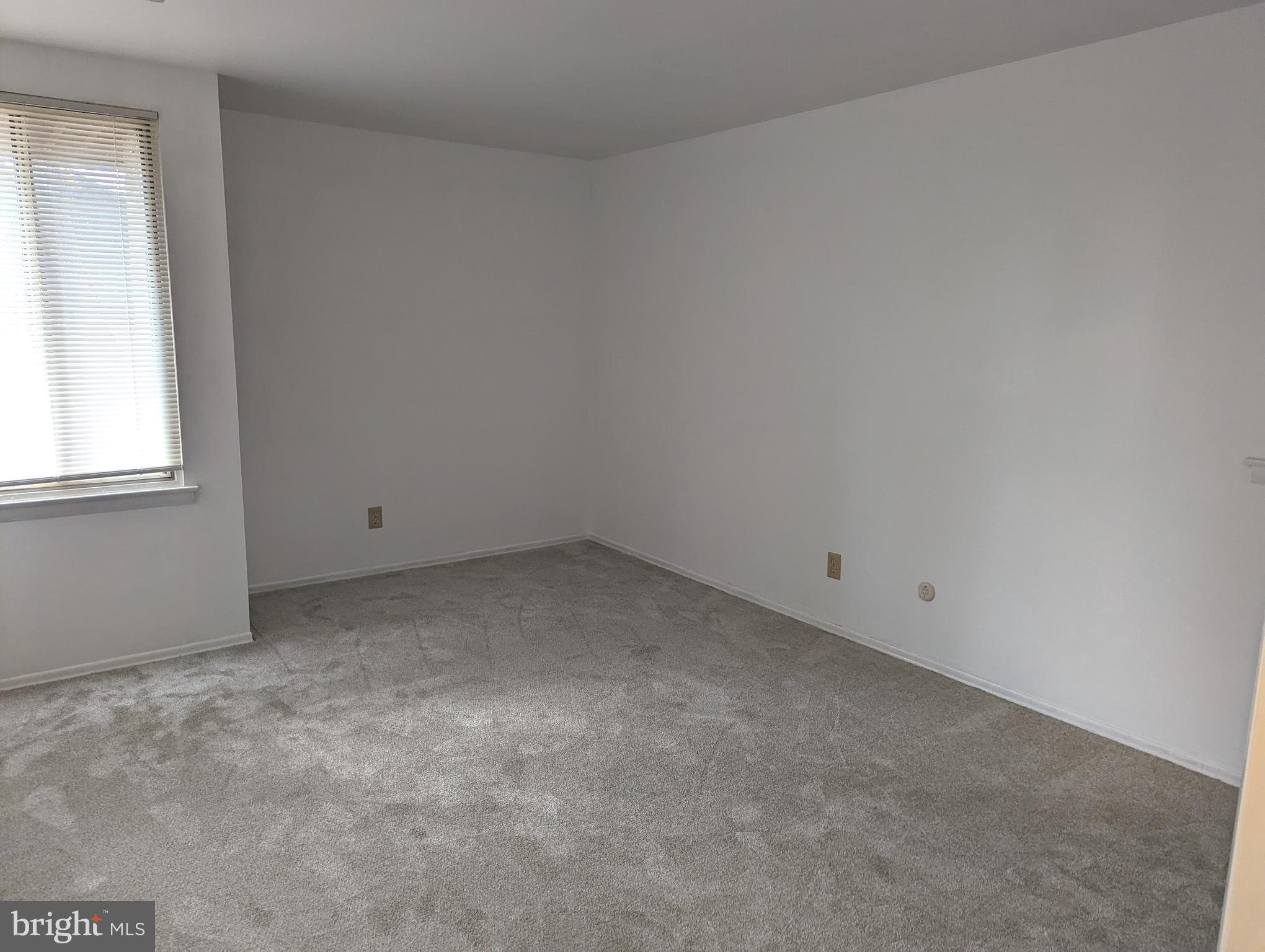 2012 Aspen Circle, Unit 2012UE Springfield, PA 19064 - Photo 24 of 33 Main Bedroom