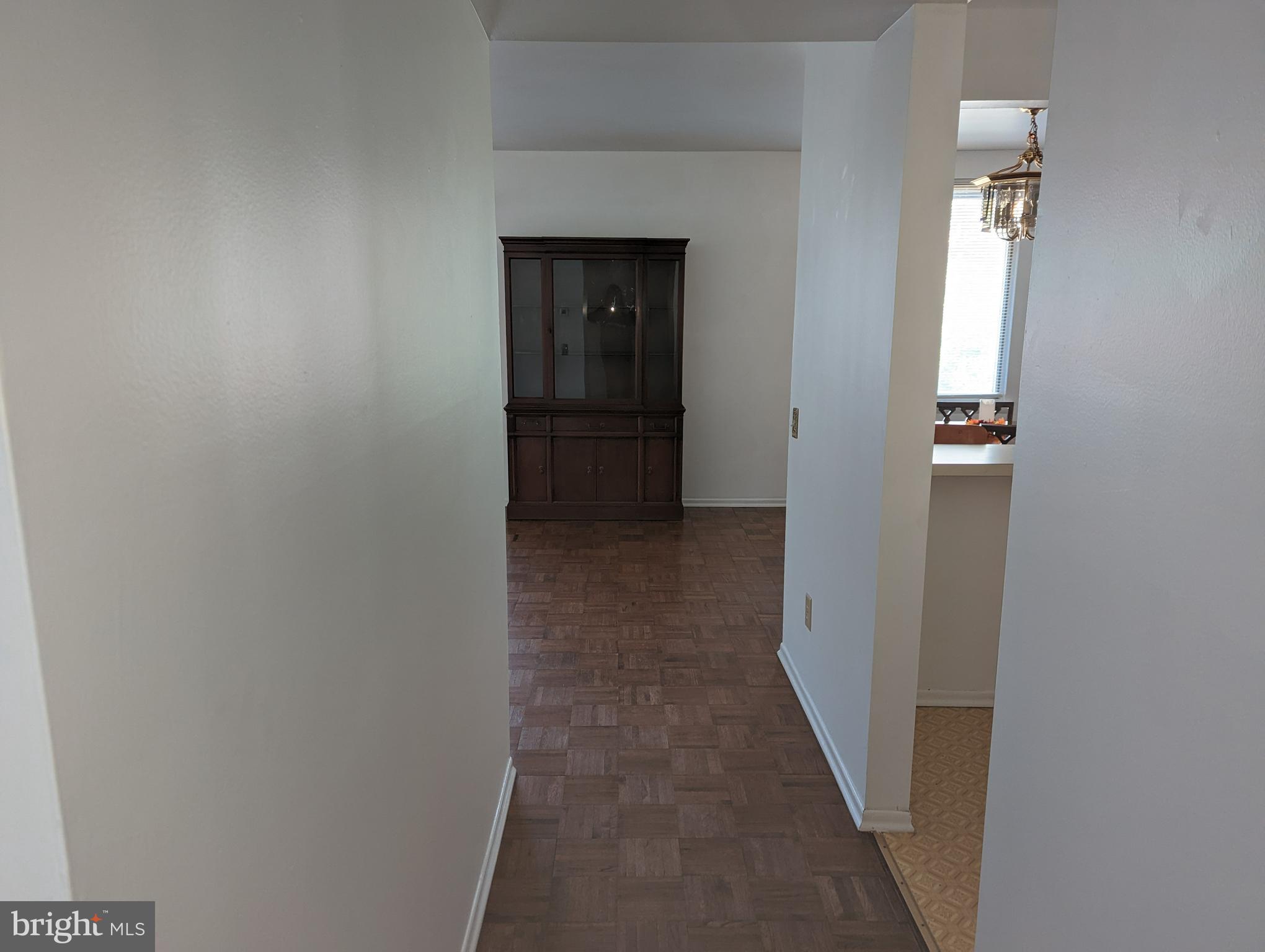 2012 Aspen Circle, Unit 2012UE Springfield, PA 19064 - Photo 27 of 33 Hall to living room
