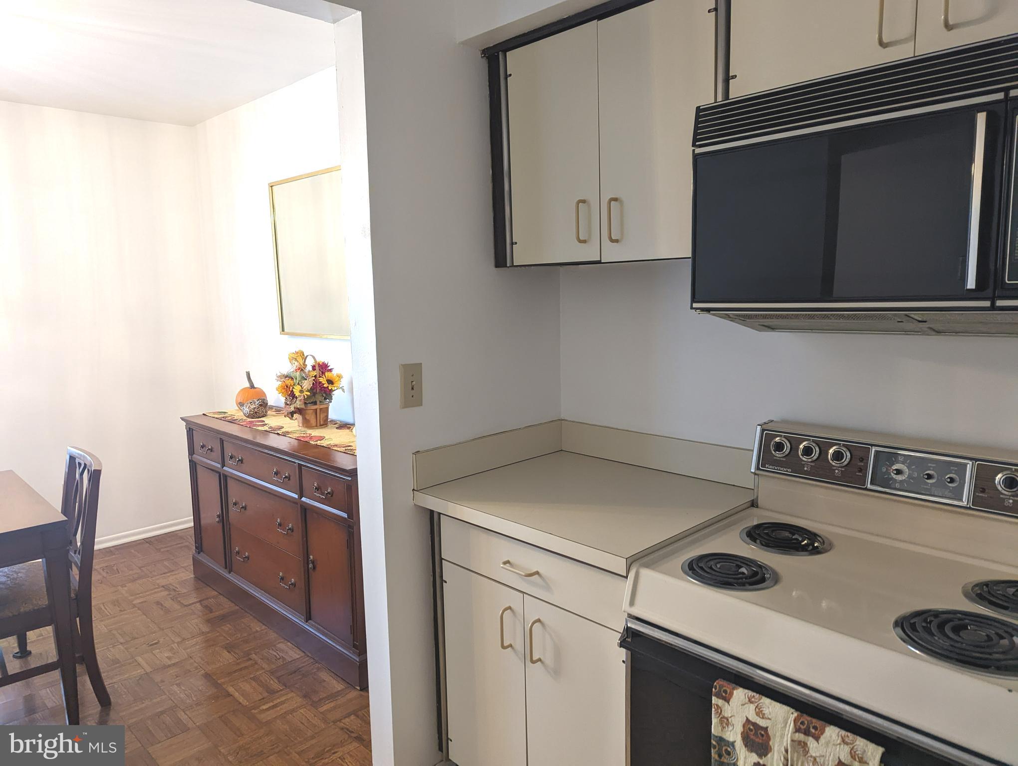 2012 Aspen Circle, Unit 2012UE Springfield, PA 19064 - Photo 10 of 33 Gallery Image 10