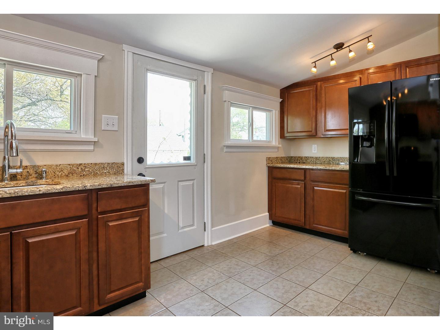 225 Lippincott Avenue Riverside, NJ 08075 - Photo 11 of 25