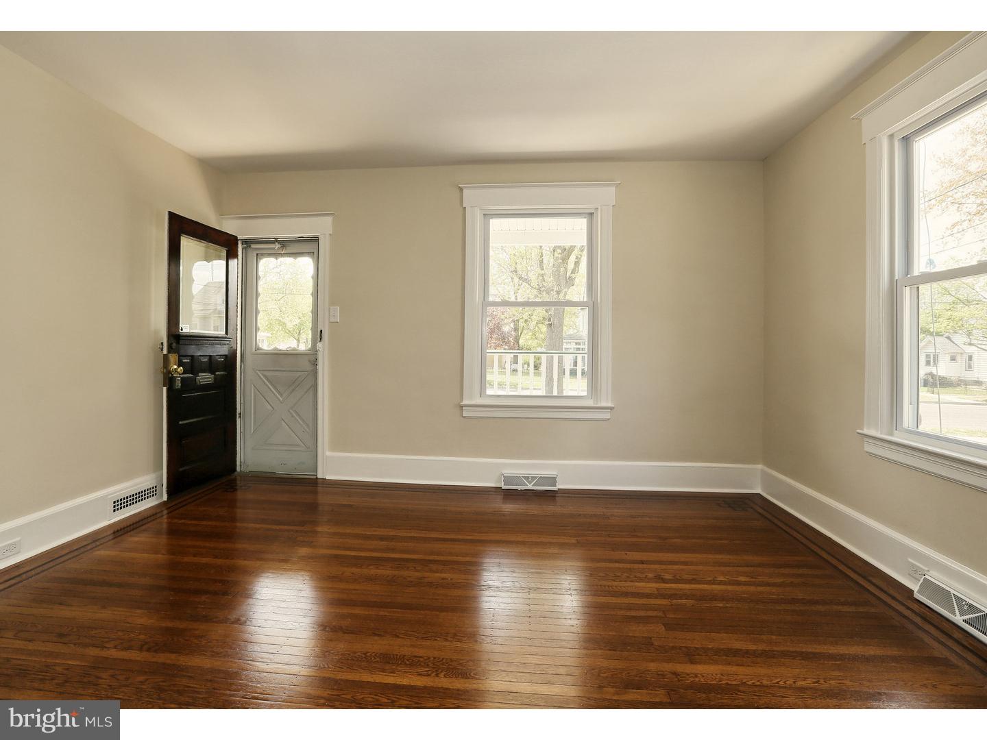 225 Lippincott Avenue Riverside, NJ 08075 - Photo 3 of 25