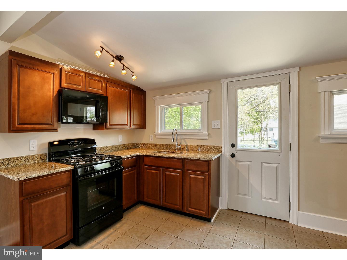 225 Lippincott Avenue Riverside, NJ 08075 - Photo 10 of 25