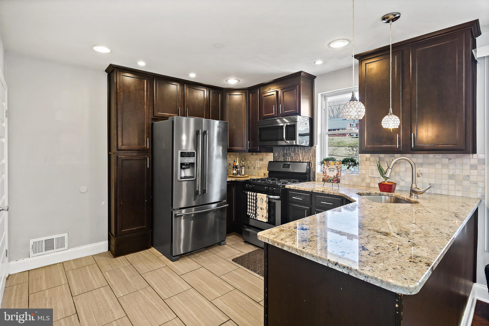 1607 Burnfield Road Rosedale, MD 21237 - Photo 7 of 34 Gourmet Kitchen