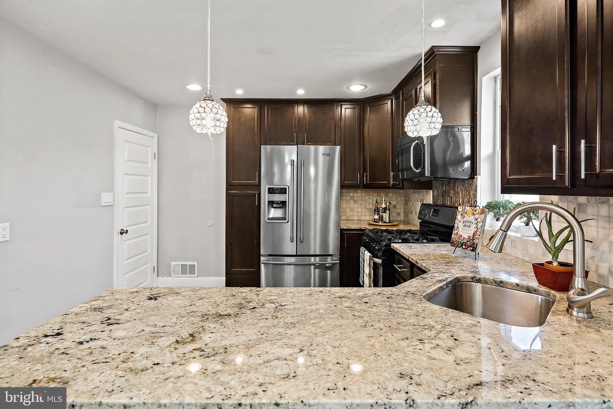 1607 Burnfield Road Rosedale, MD 21237 - Photo 8 of 34 Granit countertop