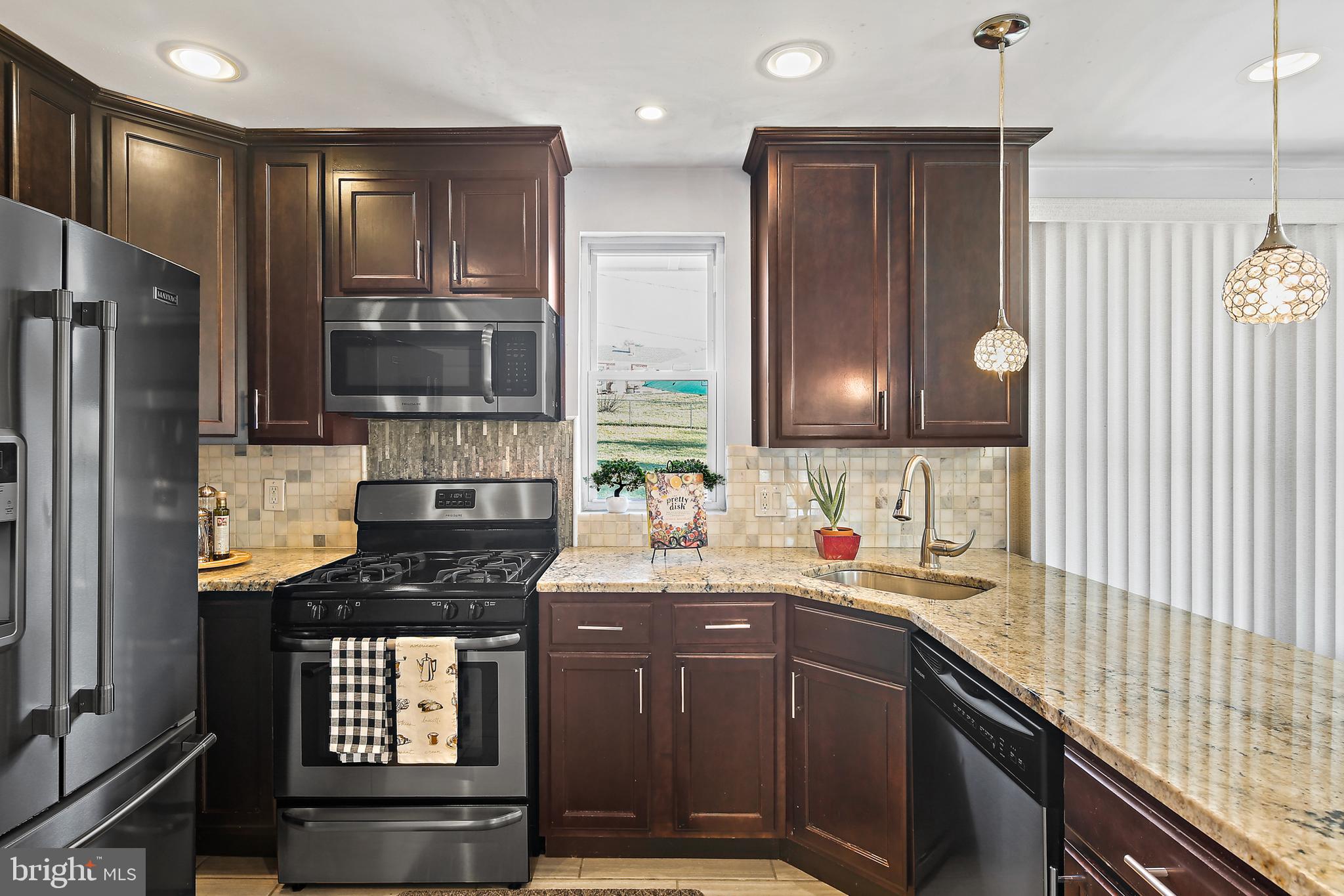 1607 Burnfield Road Rosedale, MD 21237 - Photo 9 of 34 Stainless Steel Appliances
