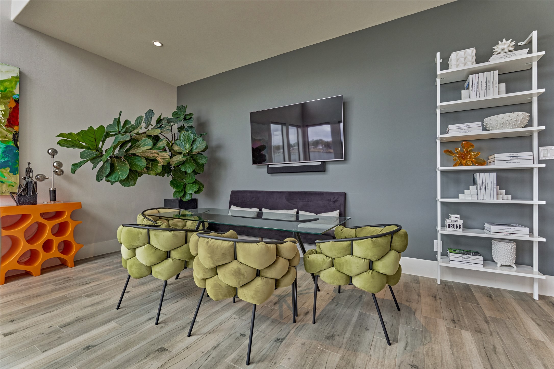 189 Stevinstraat Montgomery, TX 77356 - Photo 14 of 50 a workspace with furniture and wooden floor