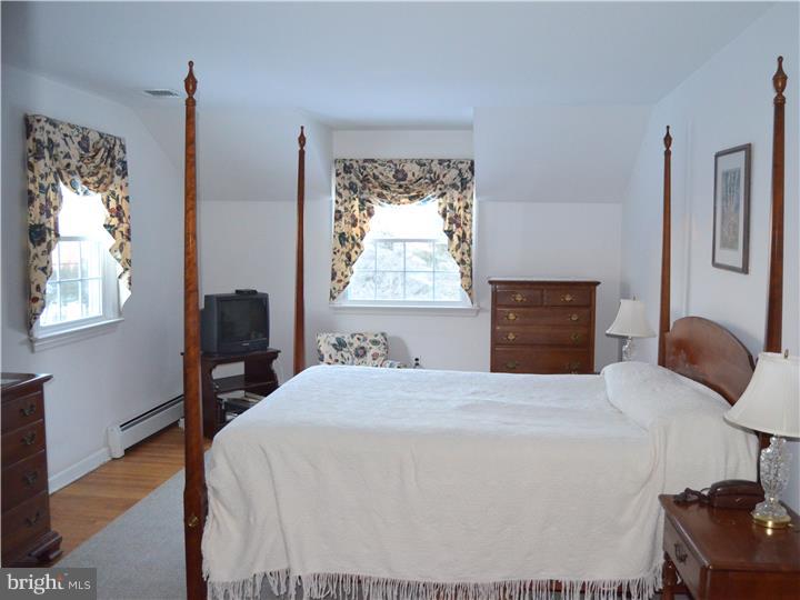 1041 Green Lane Road Malvern, PA 19355 - Photo 17 of 25 Master Bedroom