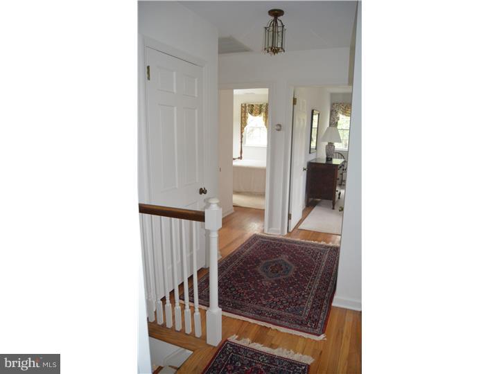 1041 Green Lane Road Malvern, PA 19355 - Photo 18 of 25 Hallway