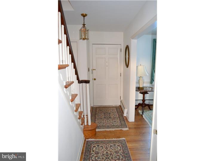 1041 Green Lane Road Malvern, PA 19355 - Photo 3 of 25 Foyer