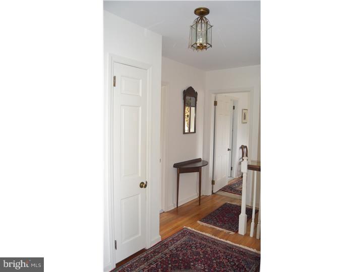 1041 Green Lane Road Malvern, PA 19355 - Photo 21 of 25 Hallway