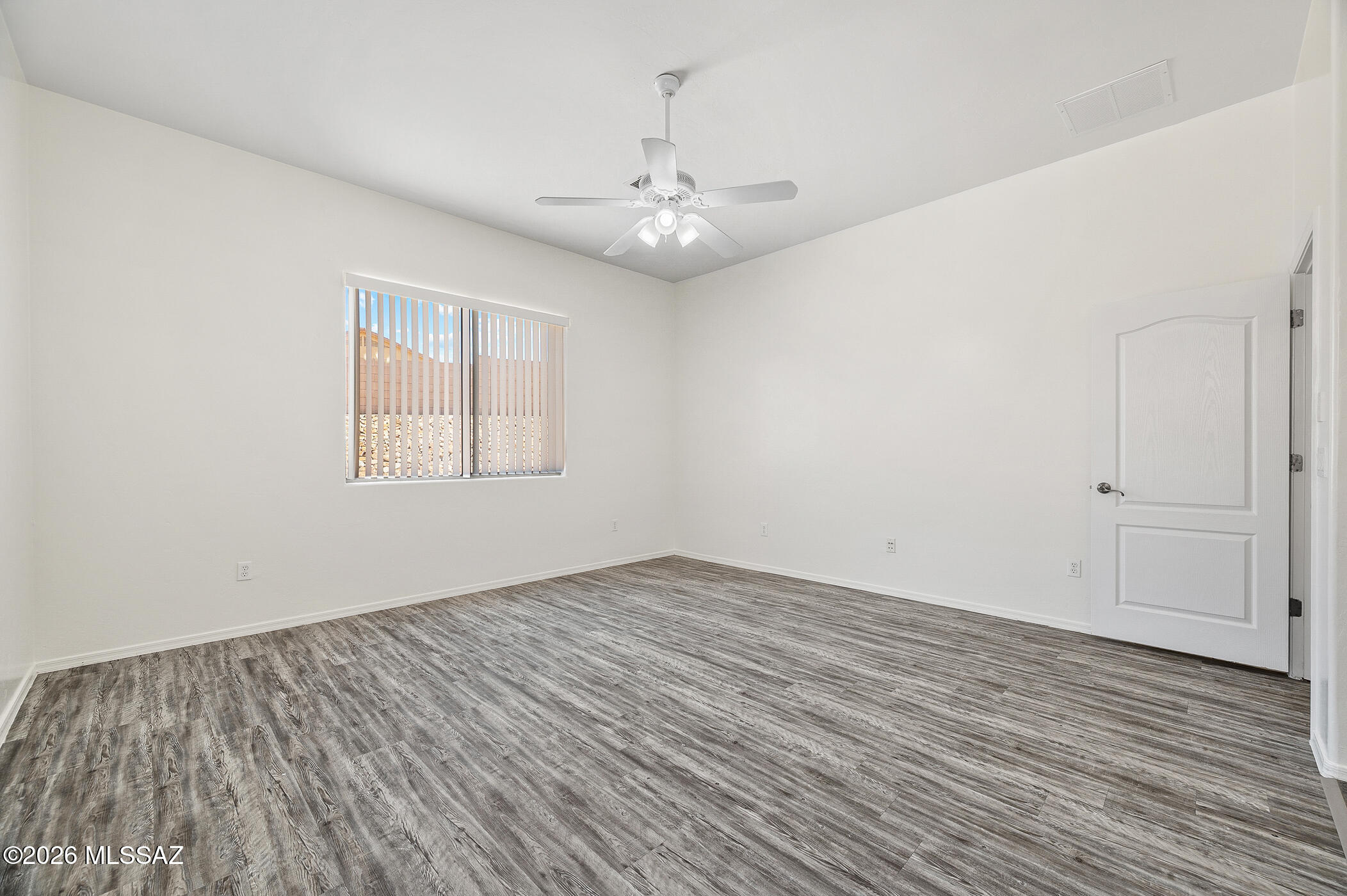 1053 South Seldon Place Vail, AZ 85641 - Photo 21 of 45 Master Bed