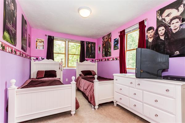 15 Holly Road Holbrook, MA 02343 - Photo 7 of 13