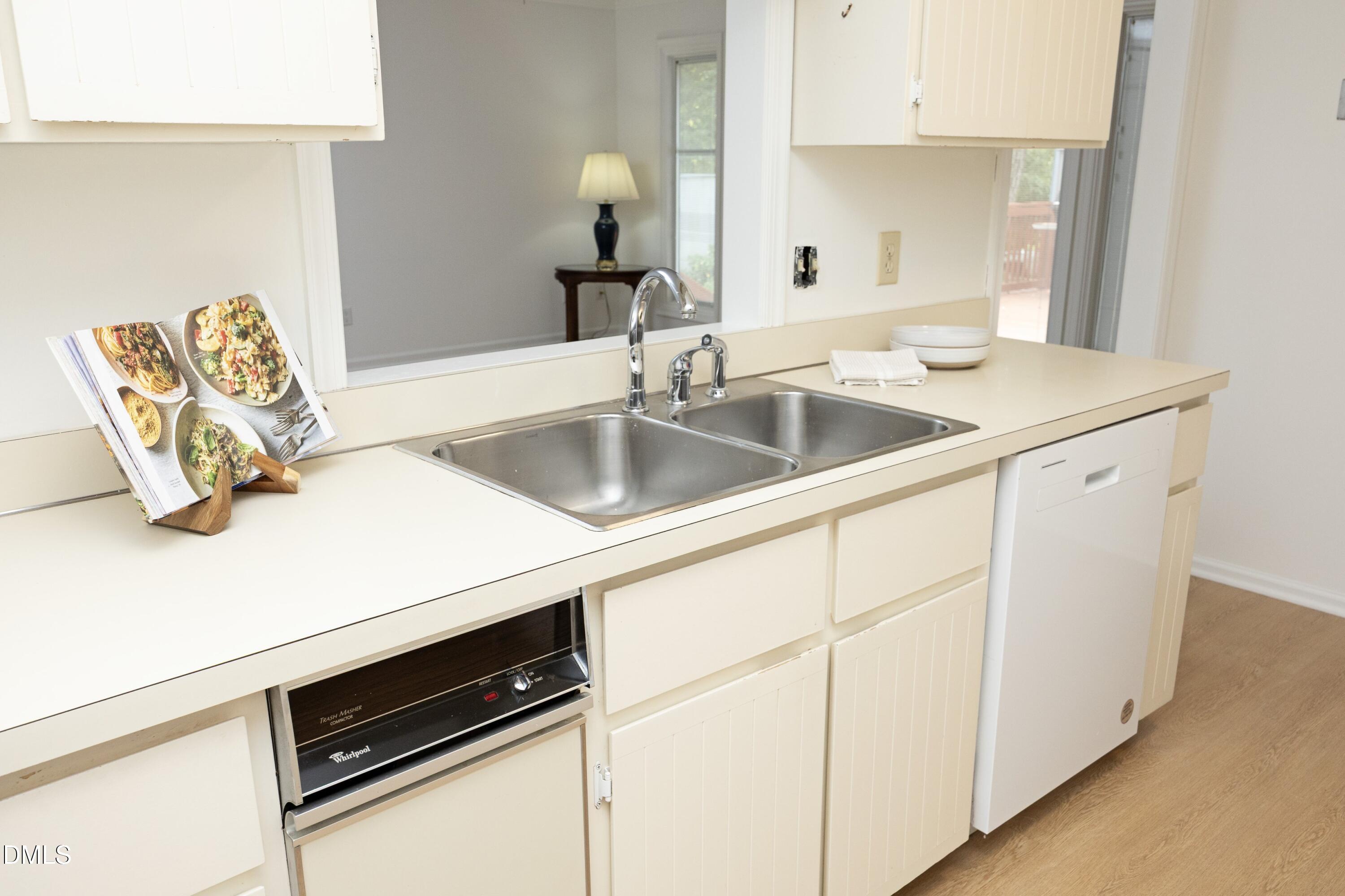 3004 Rue Sans Famille Raleigh, NC 27607 - Photo 19 of 38 24Kitchen (2)