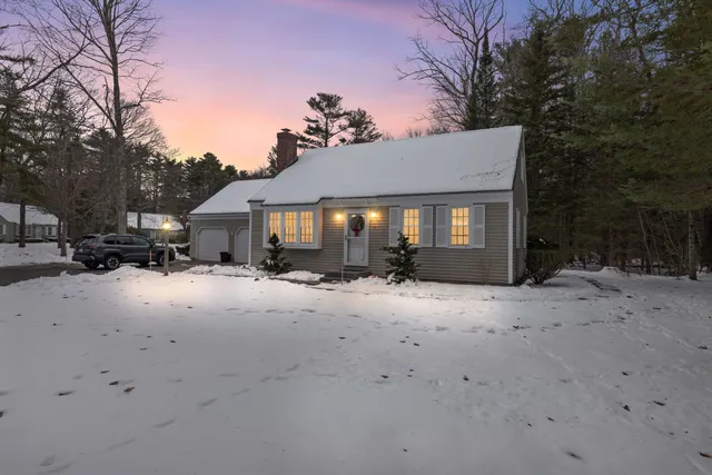 $469,000 | 5 Wiggins Pond Lane, Unit 5, Kennebunk, ME 04043
