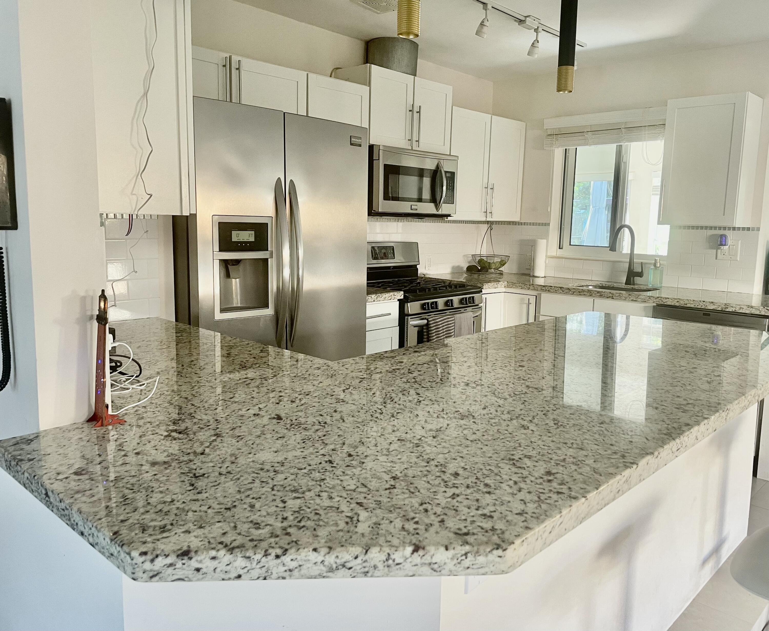 376 Southwest 2nd Street Boca Raton, FL 33432 - Photo 5 of 11 IMG_5574