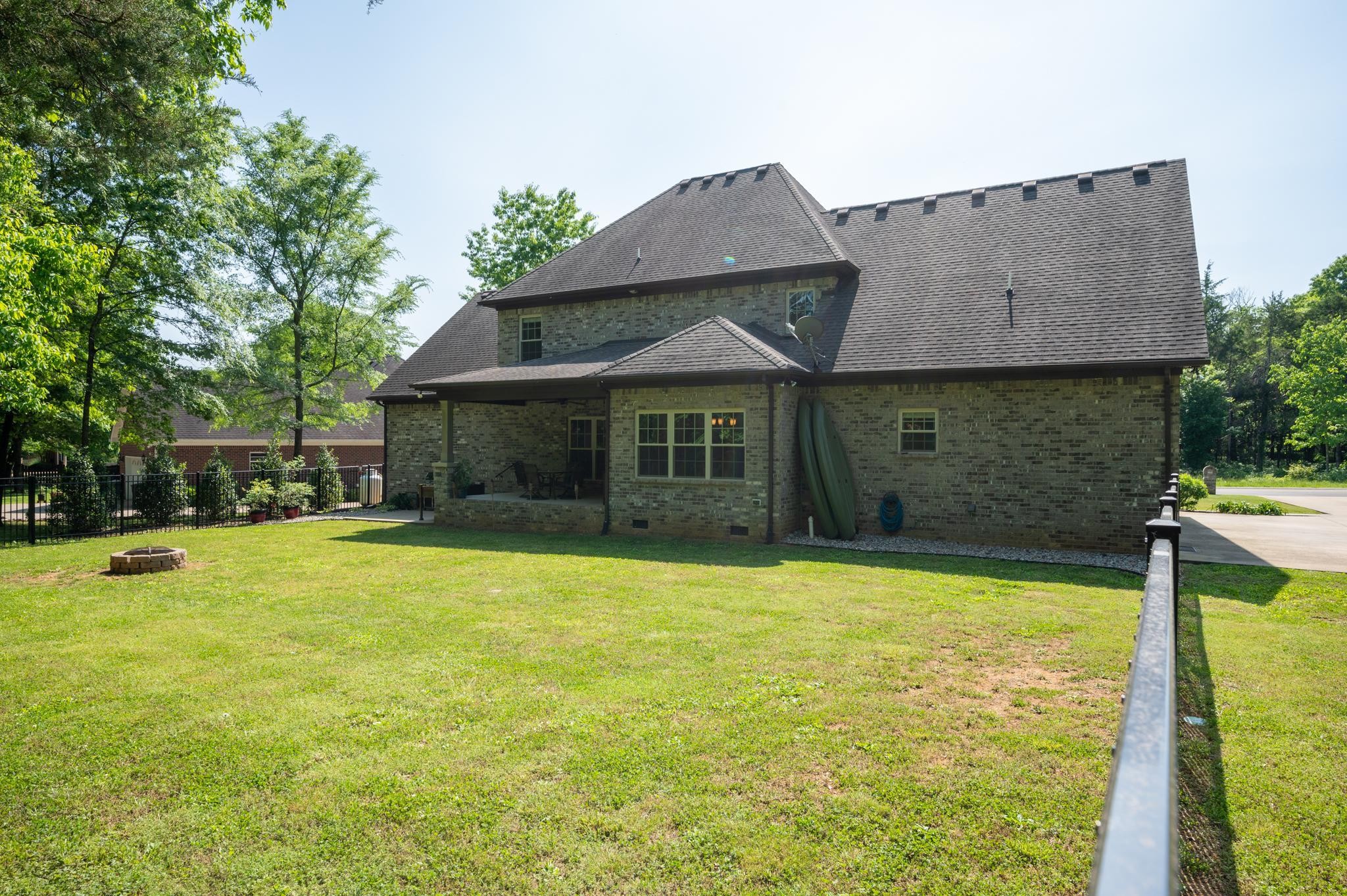 116 Rockingham Drive Murfreesboro, TN 37129 - Photo 31 of 40 a front view of a house with a garden