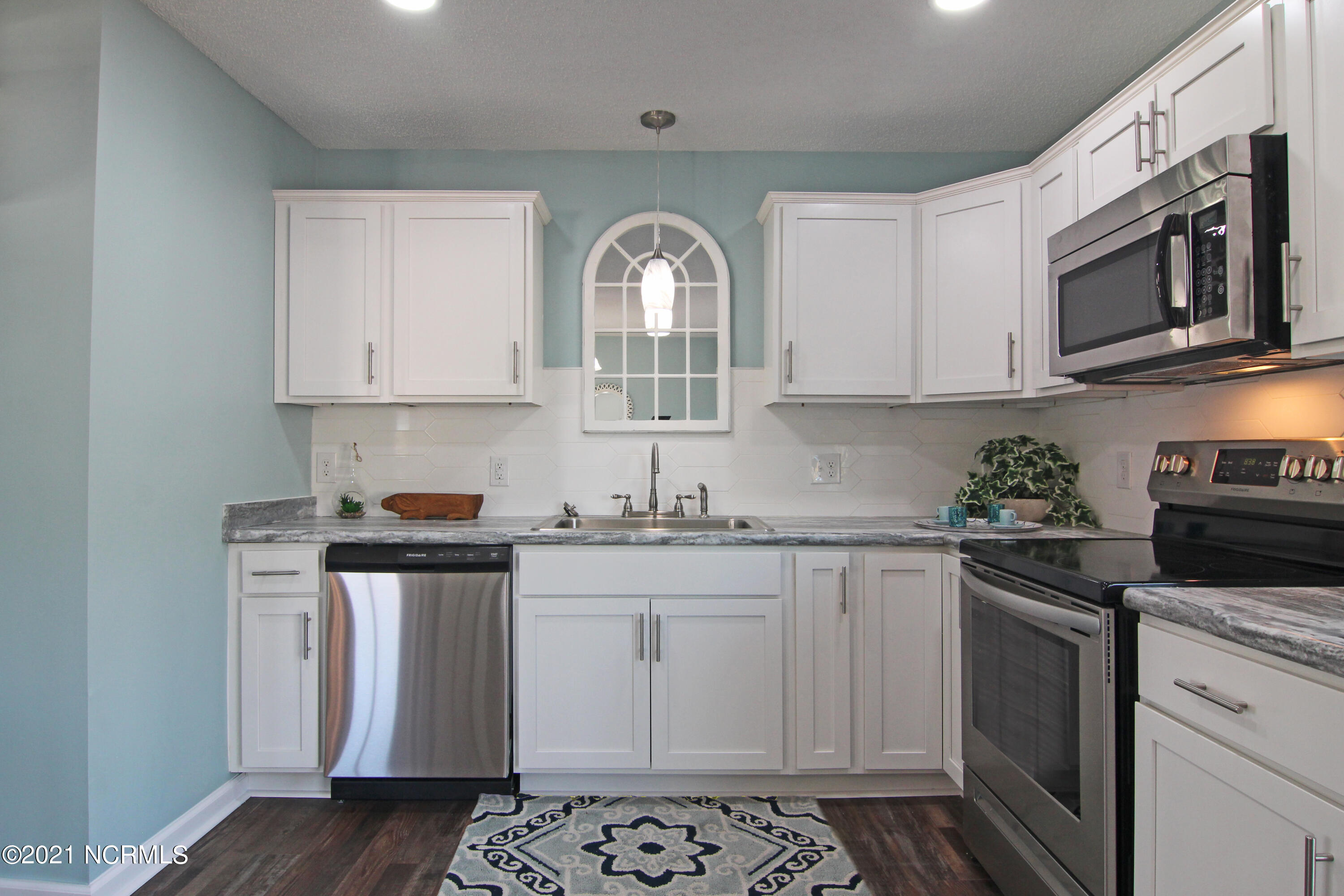84 Crown Point Road Hubert, NC 28539 - Photo 6 of 25 IMG_4748
