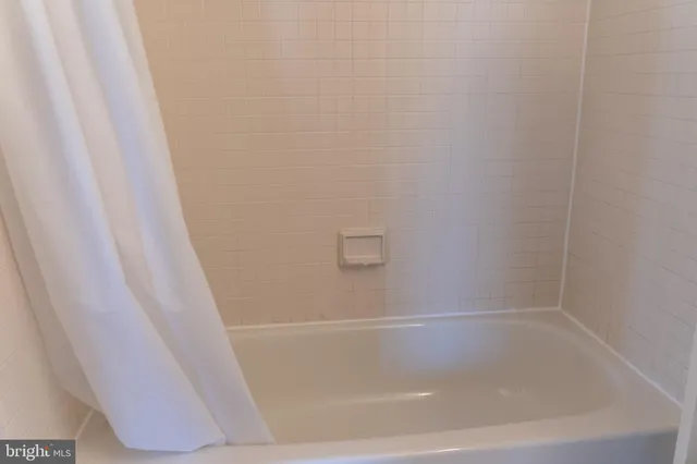 $2,000 | 1426 21st Street Northwest, Unit 407, Washington, DC 20036