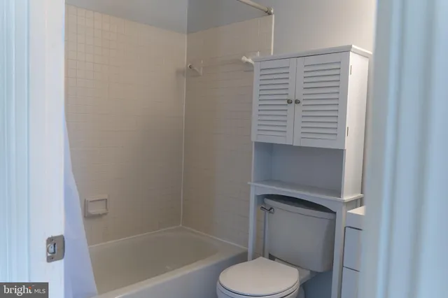 $2,000 | 1426 21st Street Northwest, Unit 407, Washington, DC 20036