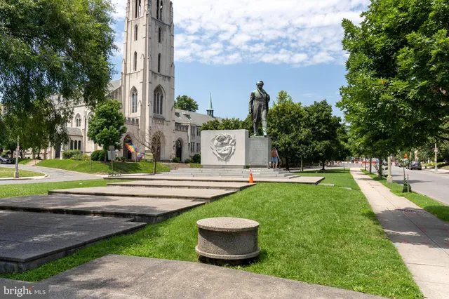 $2,000 | 1426 21st Street Northwest, Unit 407, Washington, DC 20036