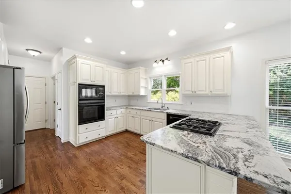 $729,000 | 520 Waterside Court, Canton, GA 30114