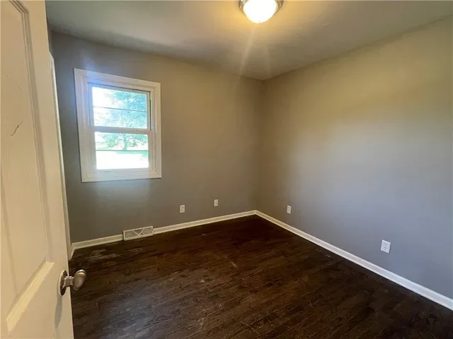 $260,000 | 860 East Front Street, Kidder, MO 64649