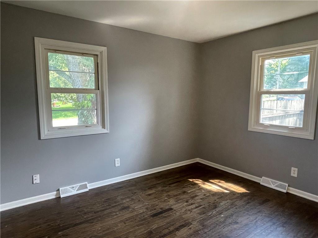 860 East Front Street Kidder, MO 64649 - Photo 15 of 32