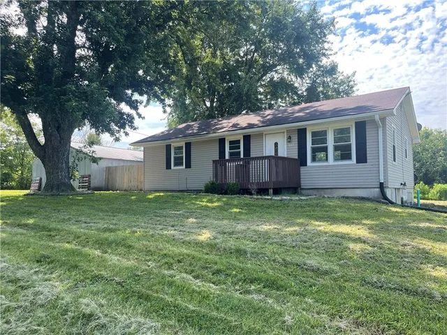 $260,000 | 860 East Front Street, Kidder, MO 64649