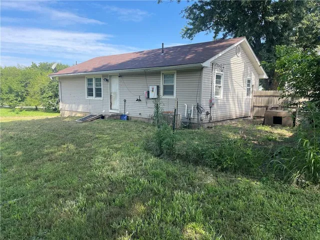 $225,000 | 860 East Front Street, Kidder, MO 64649
