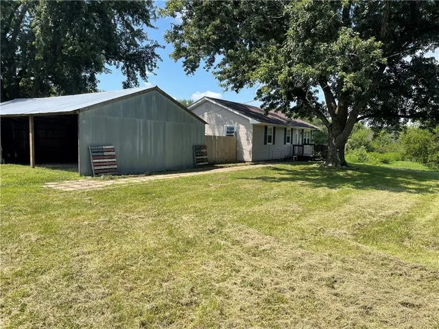$260,000 | 860 East Front Street, Kidder, MO 64649