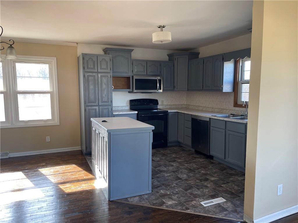 860 East Front Street Kidder, MO 64649 - Photo 8 of 32