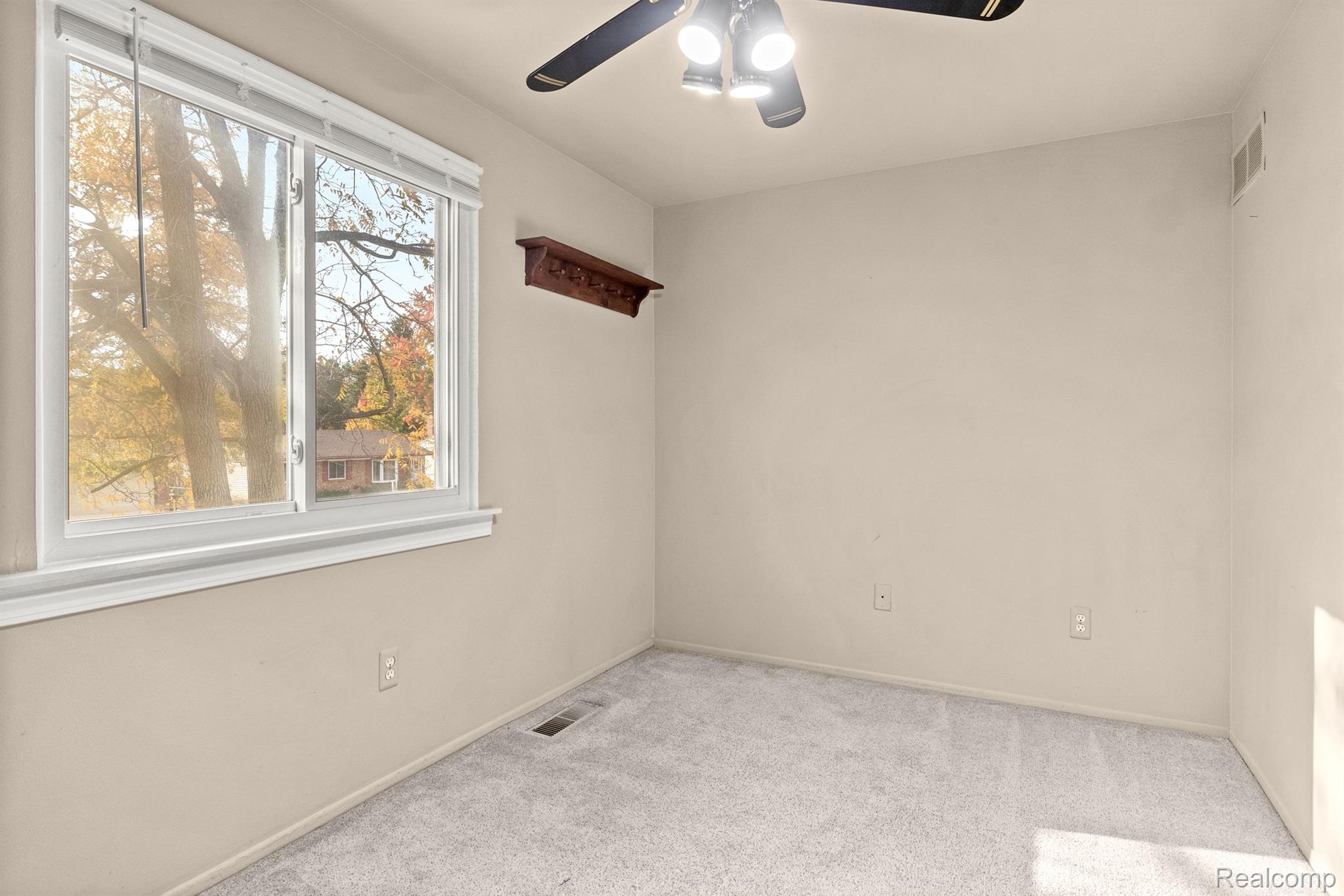 39760 Coronation Road Canton, MI 48188 - Photo 29 of 41 Gallery Image 29
