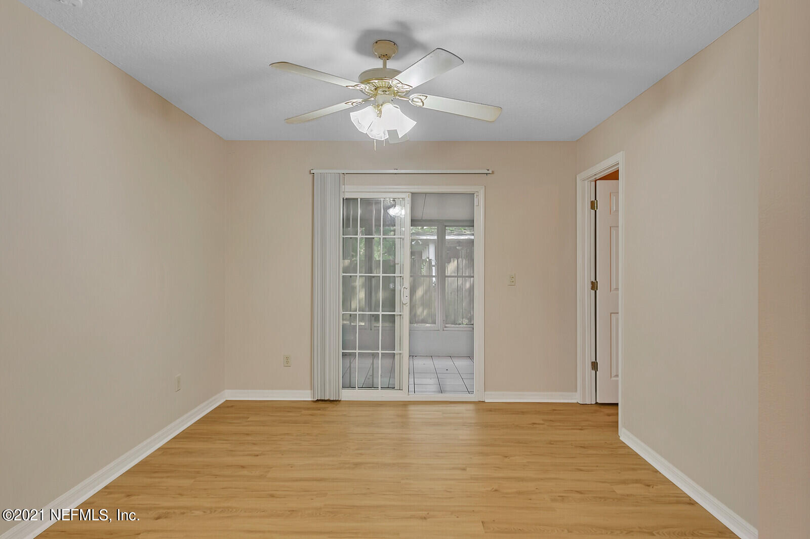 8677 Hipps Road Jacksonville, FL 32244 - Photo 10 of 29 09_IMG_3324_mls