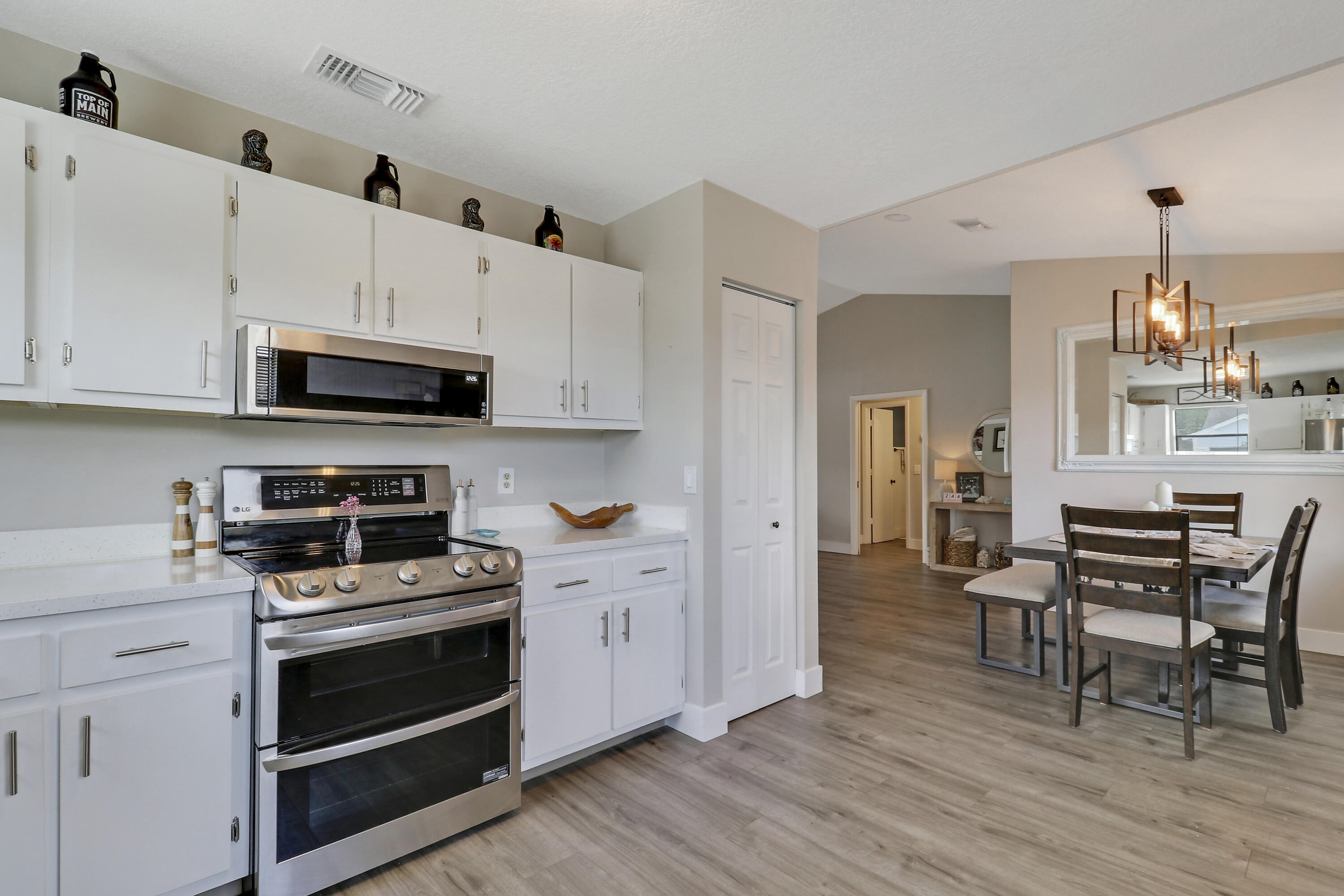 108 Greenbriar Drive Jupiter, FL 33458 - Photo 12 of 26 Kitchen/Dining