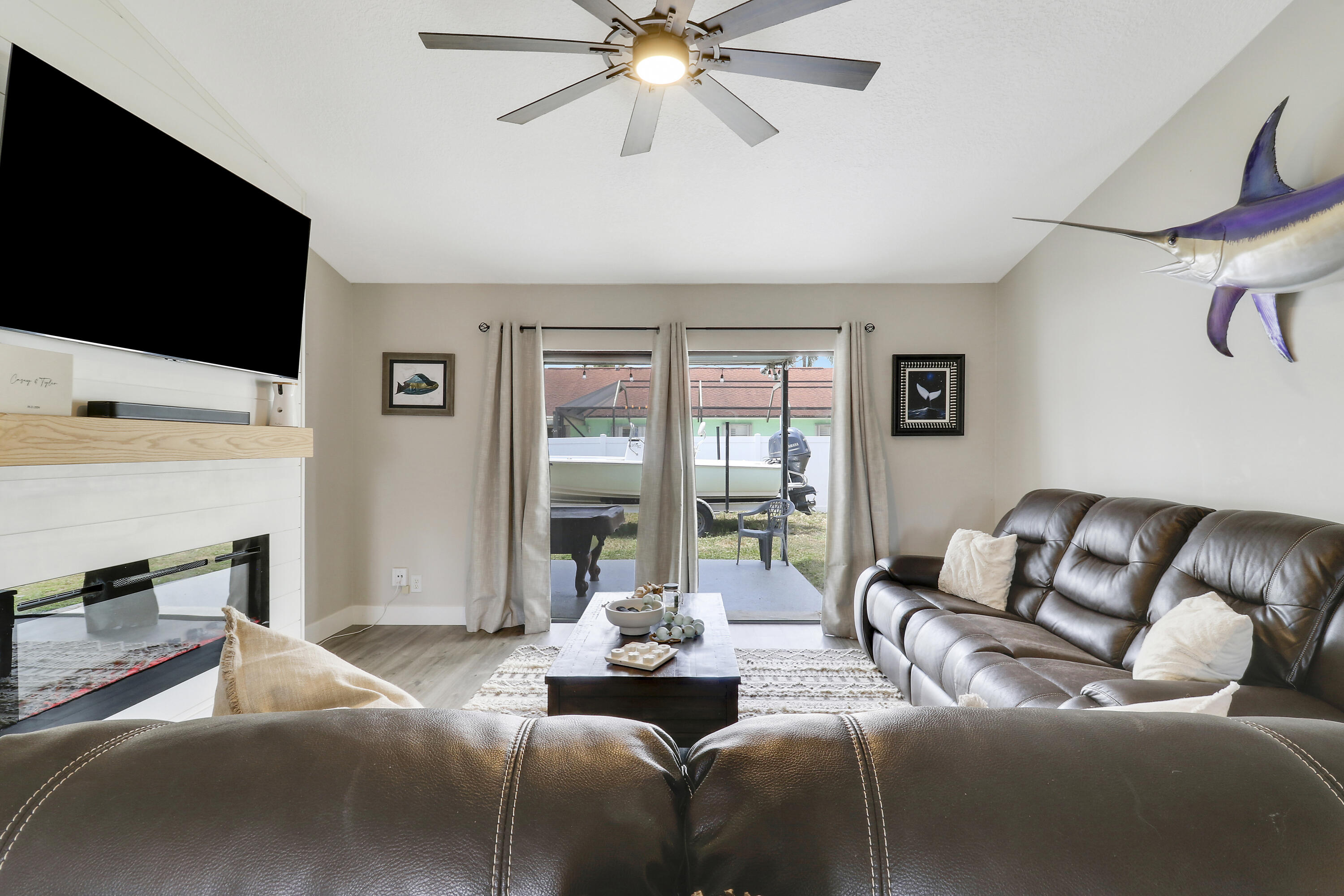 108 Greenbriar Drive Jupiter, FL 33458 - Photo 14 of 26 Living Room