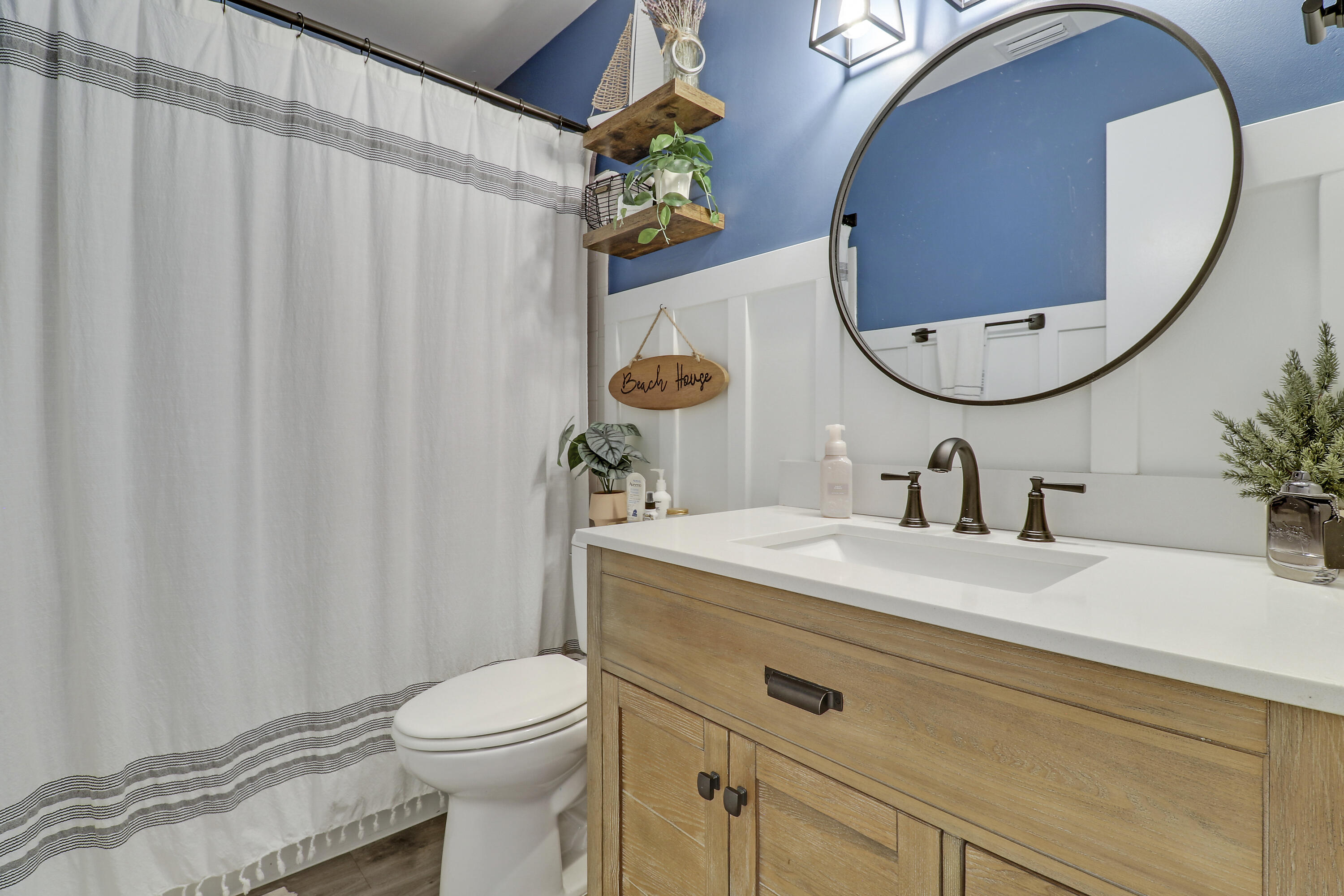 108 Greenbriar Drive Jupiter, FL 33458 - Photo 22 of 26 Second Bathroom