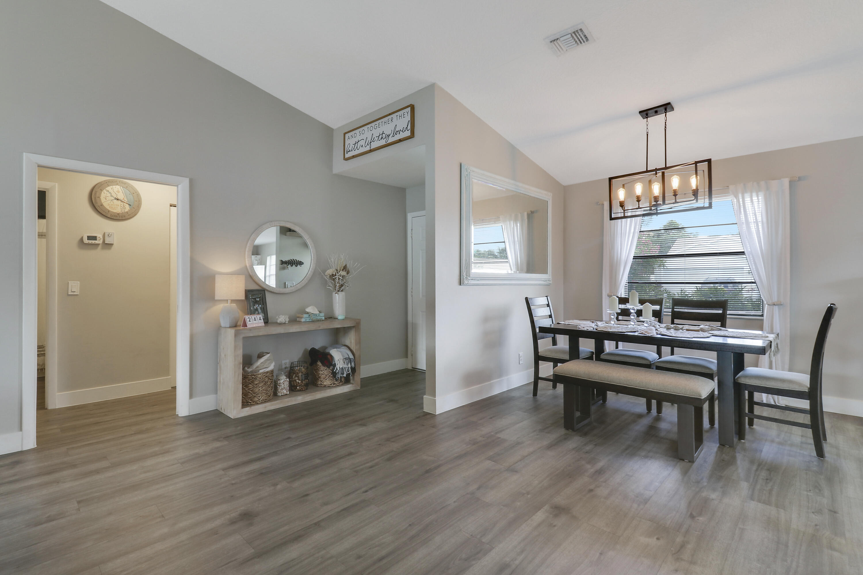 108 Greenbriar Drive Jupiter, FL 33458 - Photo 4 of 26 Entry Way