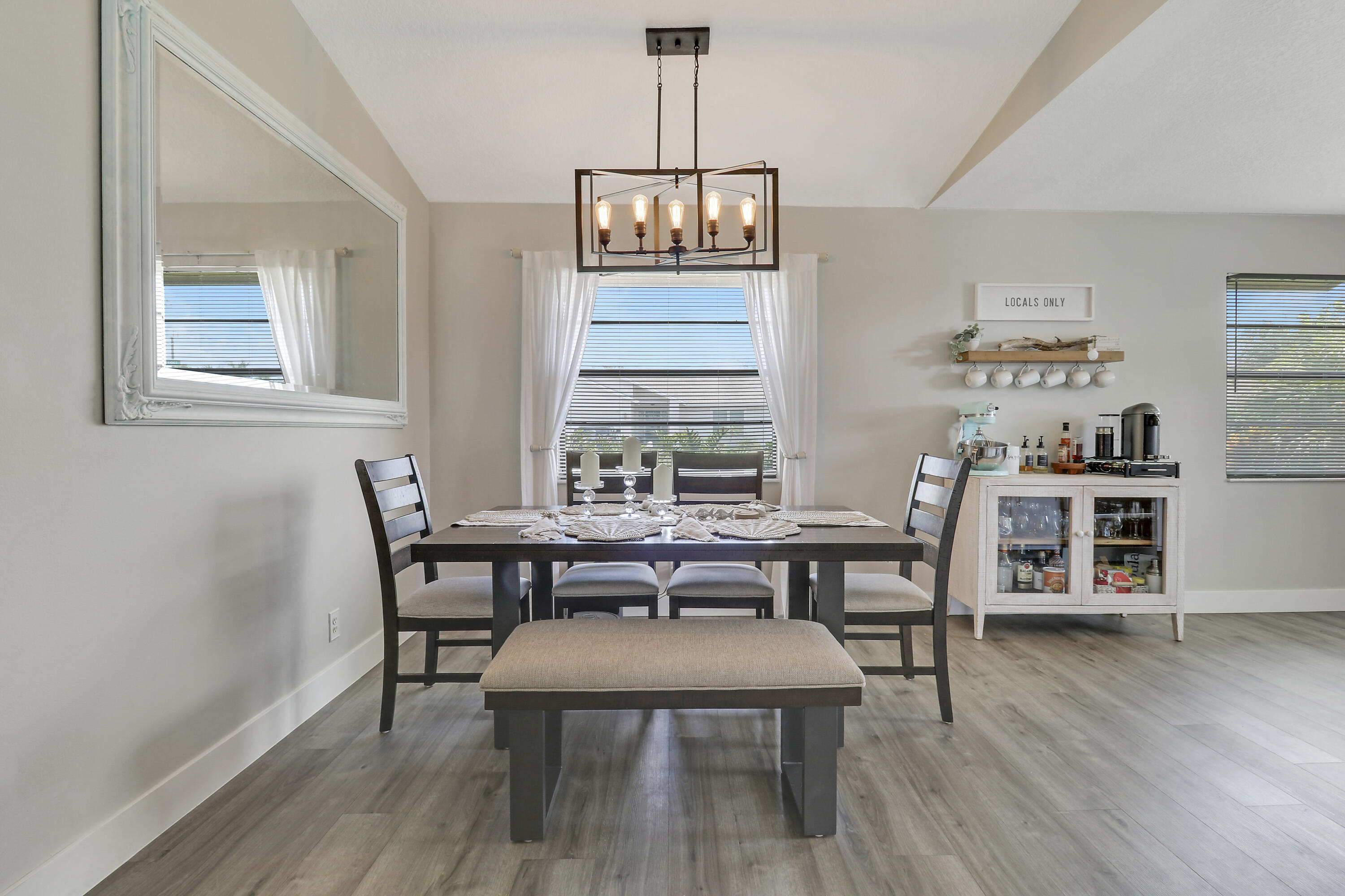 108 Greenbriar Drive Jupiter, FL 33458 - Photo 8 of 26 Dining Area