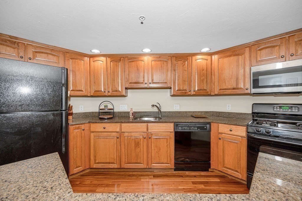 5 Mission Road, Unit 101 Chelmsford, MA 01863 - Photo 8 of 41