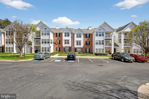 $325,000 | 2400 Autumn Harvest Court, Unit 104, Odenton, MD 21113