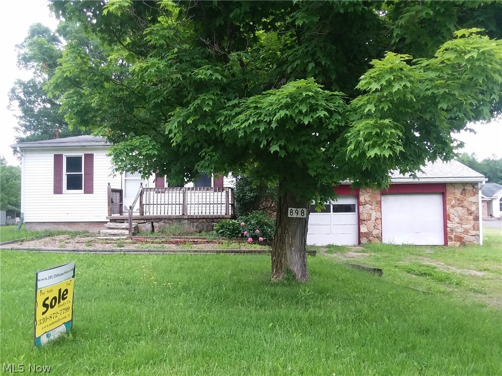 898 Prentice Road Northwest Warren, OH 44481 - Photo 2 of 11
