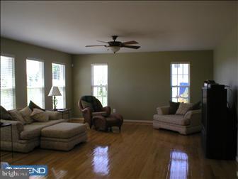 828 Middlesborough Way Mickleton, NJ 08056 - Photo 4 of 5 Family Room